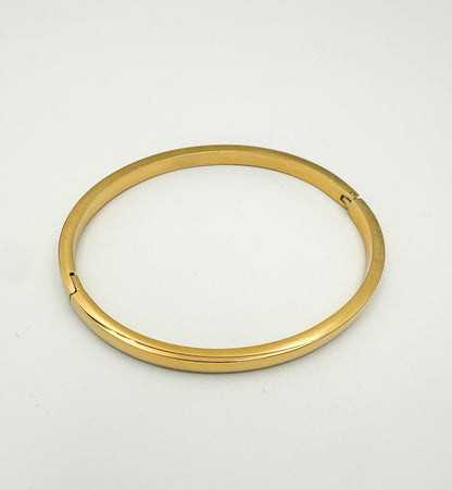 Square Edge Click Bracelet